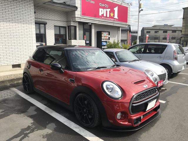 33944107_621359971531440_6012016777658105856_n_R