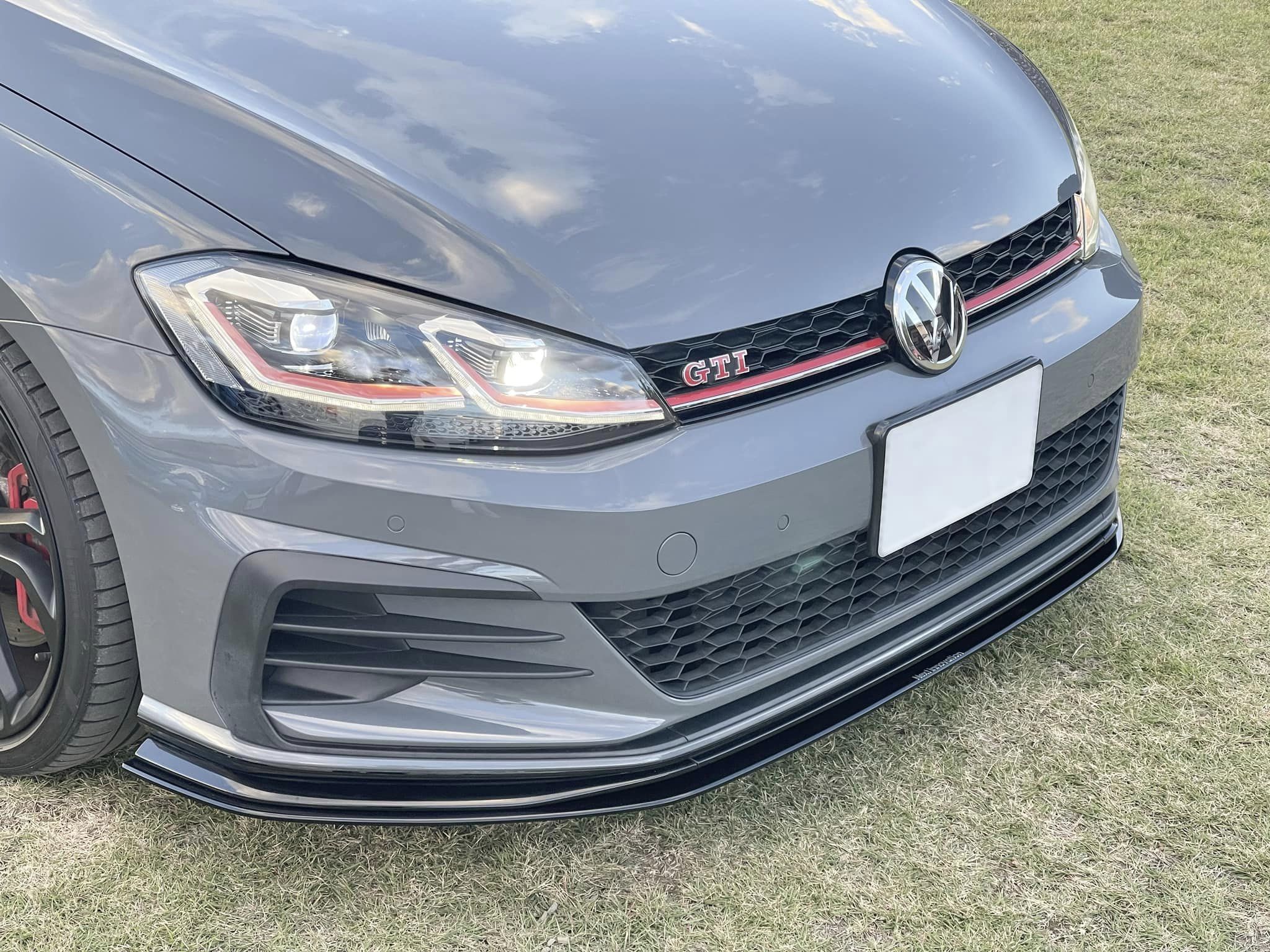 393290091_881869016878684_7557167821451422902_n